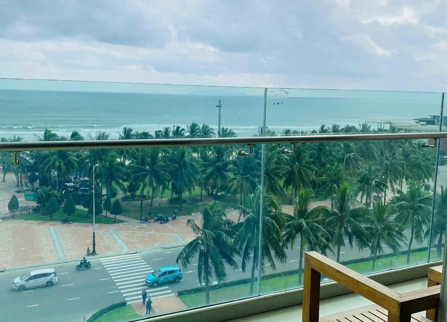 Aparthotel In A La Carte - 2 Bedrooms, 3 Balconies, Seaview, Beachfront, Central, Rooftop Pool Da Nang