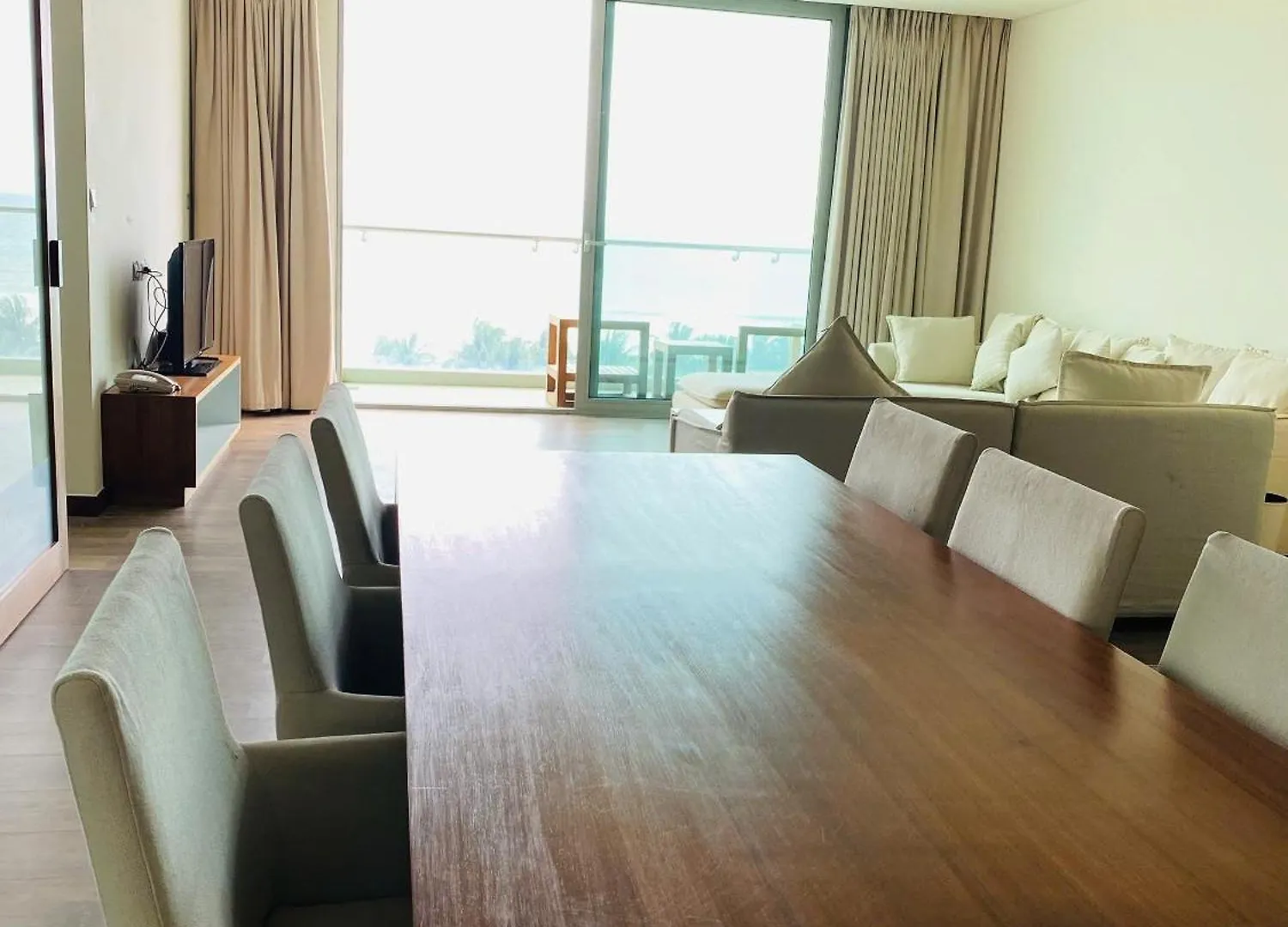 Aparthotel In A La Carte - 2 Bedrooms, 3 Balconies, Seaview, Beachfront, Central, Rooftop Pool Da Nang