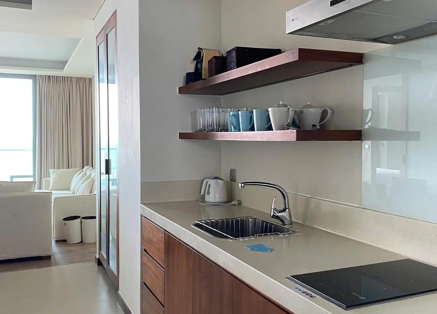 Aparthotel In A La Carte - 2 Bedrooms, 3 Balconies, Seaview, Beachfront, Central, Rooftop Pool Da Nang