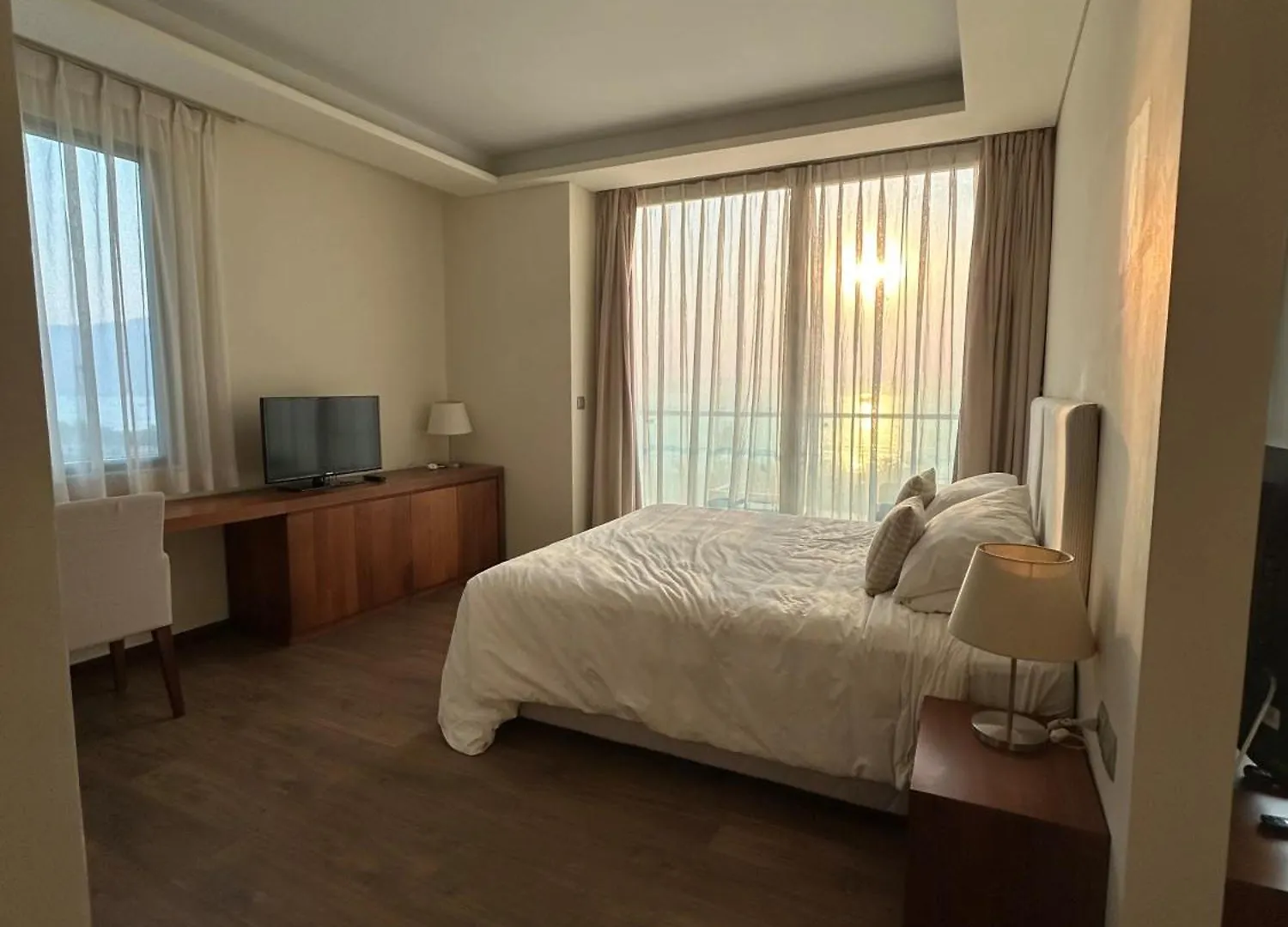 Aparthotel In A La Carte - 2 Bedrooms, 3 Balconies, Seaview, Beachfront, Central, Rooftop Pool Da Nang 0*,  Vietnam
