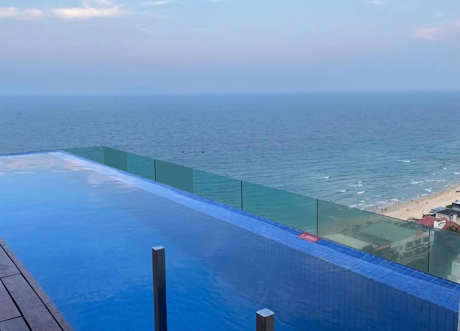 Aparthotel In A La Carte - 2 Bedrooms, 3 Balconies, Seaview, Beachfront, Central, Rooftop Pool Da Nang