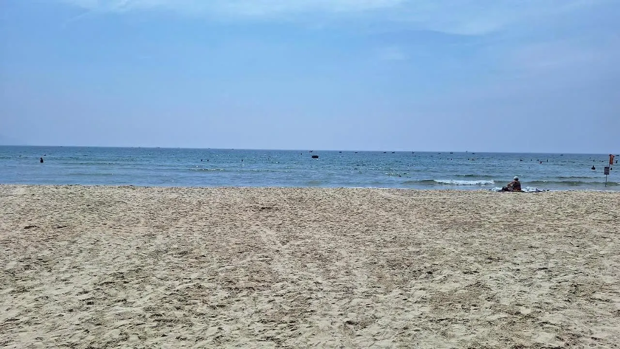 Aparthotel In A La Carte - 2 Bedrooms, 3 Balconies, Seaview, Beachfront, Central, Rooftop Pool Da Nang Vietnam