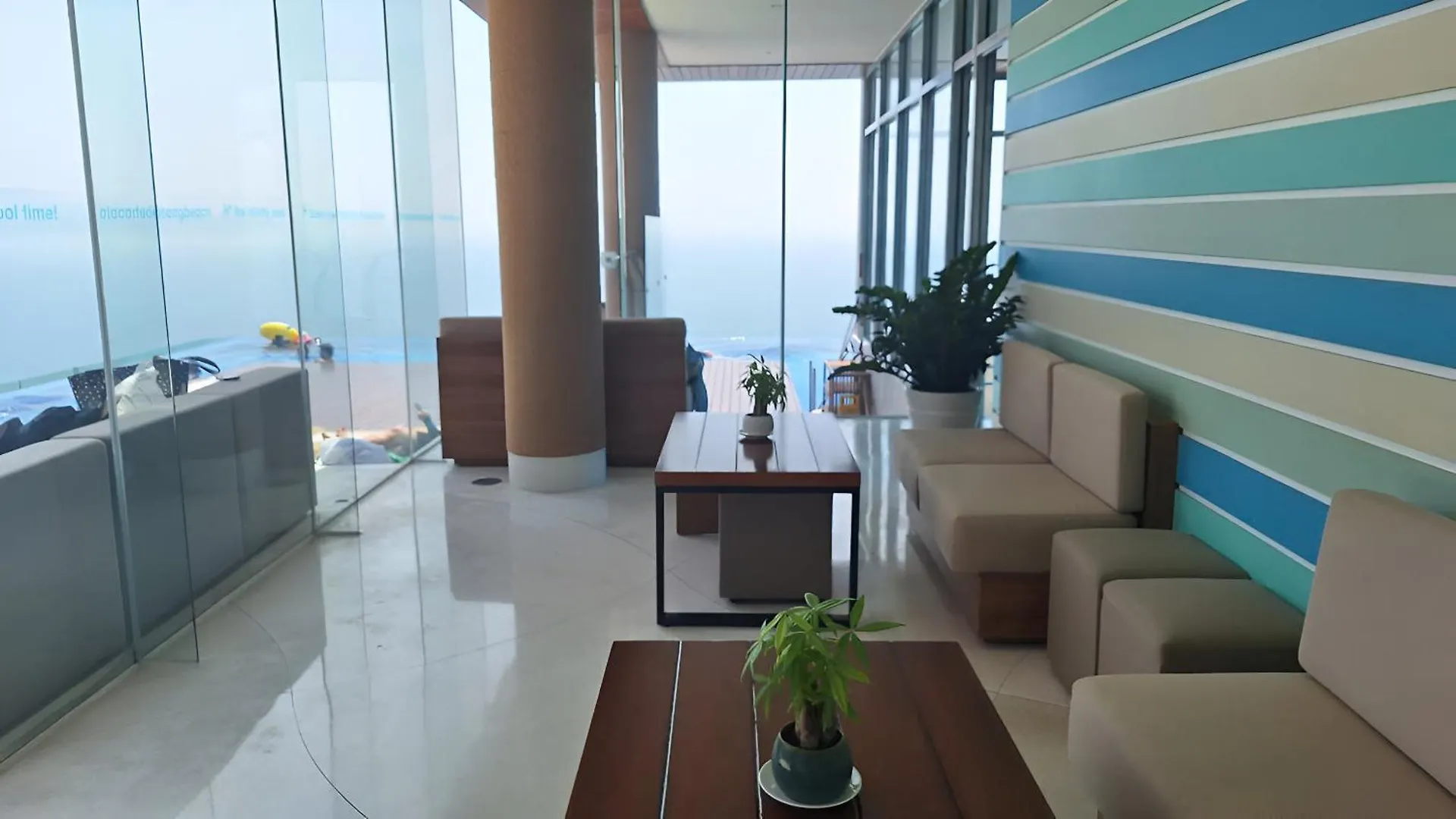 Aparthotel In A La Carte - 2 Bedrooms, 3 Balconies, Seaview, Beachfront, Central, Rooftop Pool Da Nang