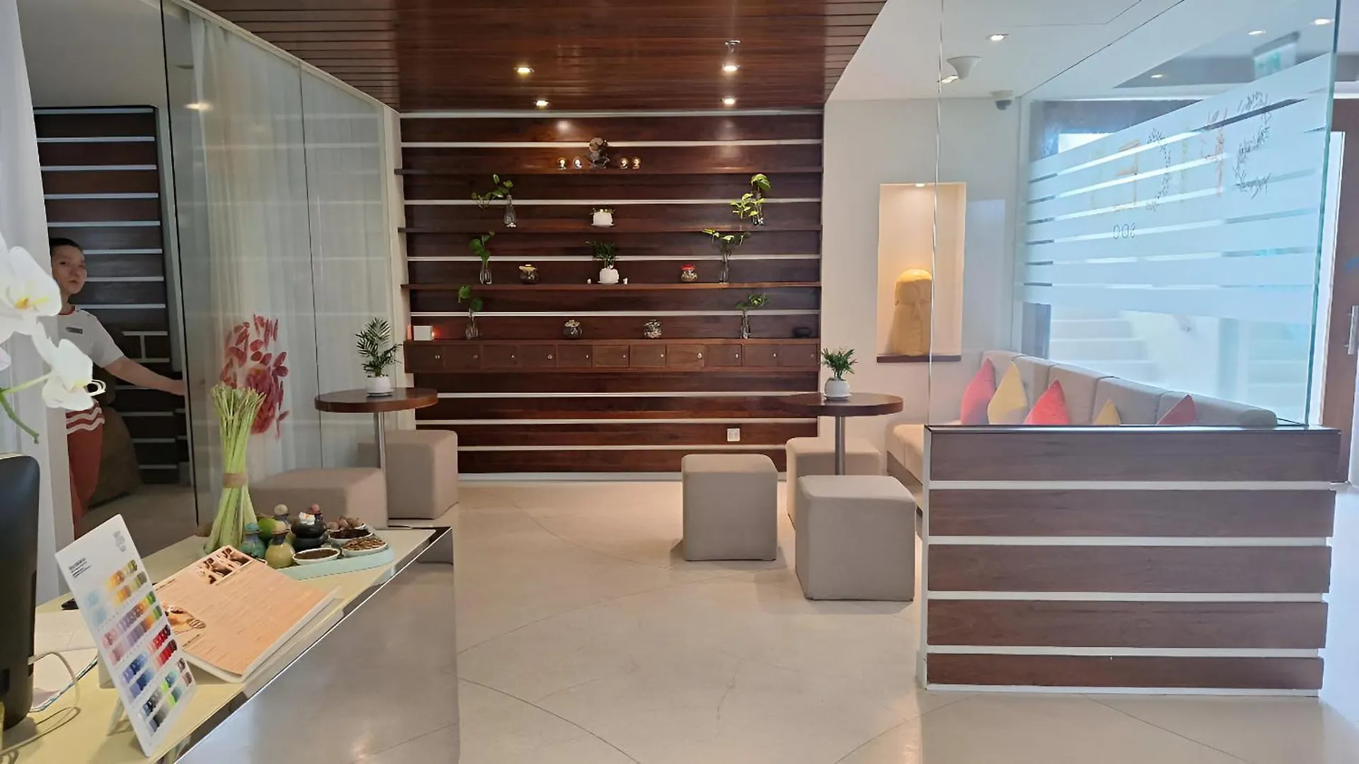 Aparthotel In A La Carte - 2 Bedrooms, 3 Balconies, Seaview, Beachfront, Central, Rooftop Pool Da Nang