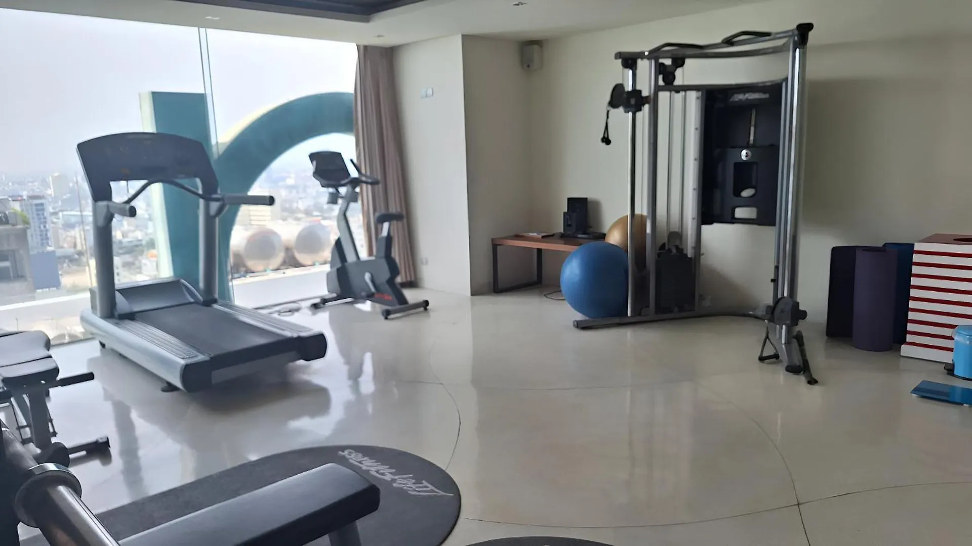 Aparthotel In A La Carte - 2 Bedrooms, 3 Balconies, Seaview, Beachfront, Central, Rooftop Pool Da Nang