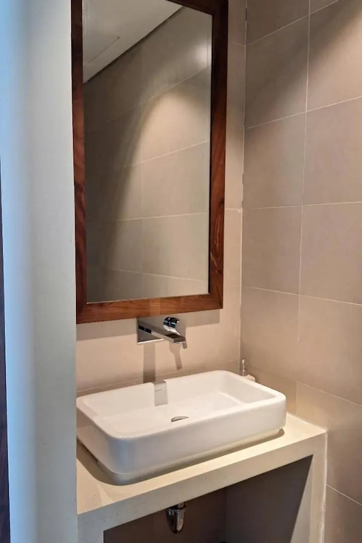 Aparthotel In A La Carte - 2 Bedrooms, 3 Balconies, Seaview, Beachfront, Central, Rooftop Pool Da Nang